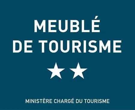 Rez De Chaussee Avec Terrasse Et Jardin A Daire