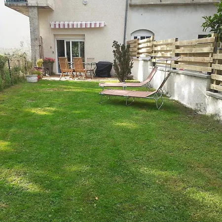 Daire Rez De Chaussee Avec Terrasse Et Jardin A
